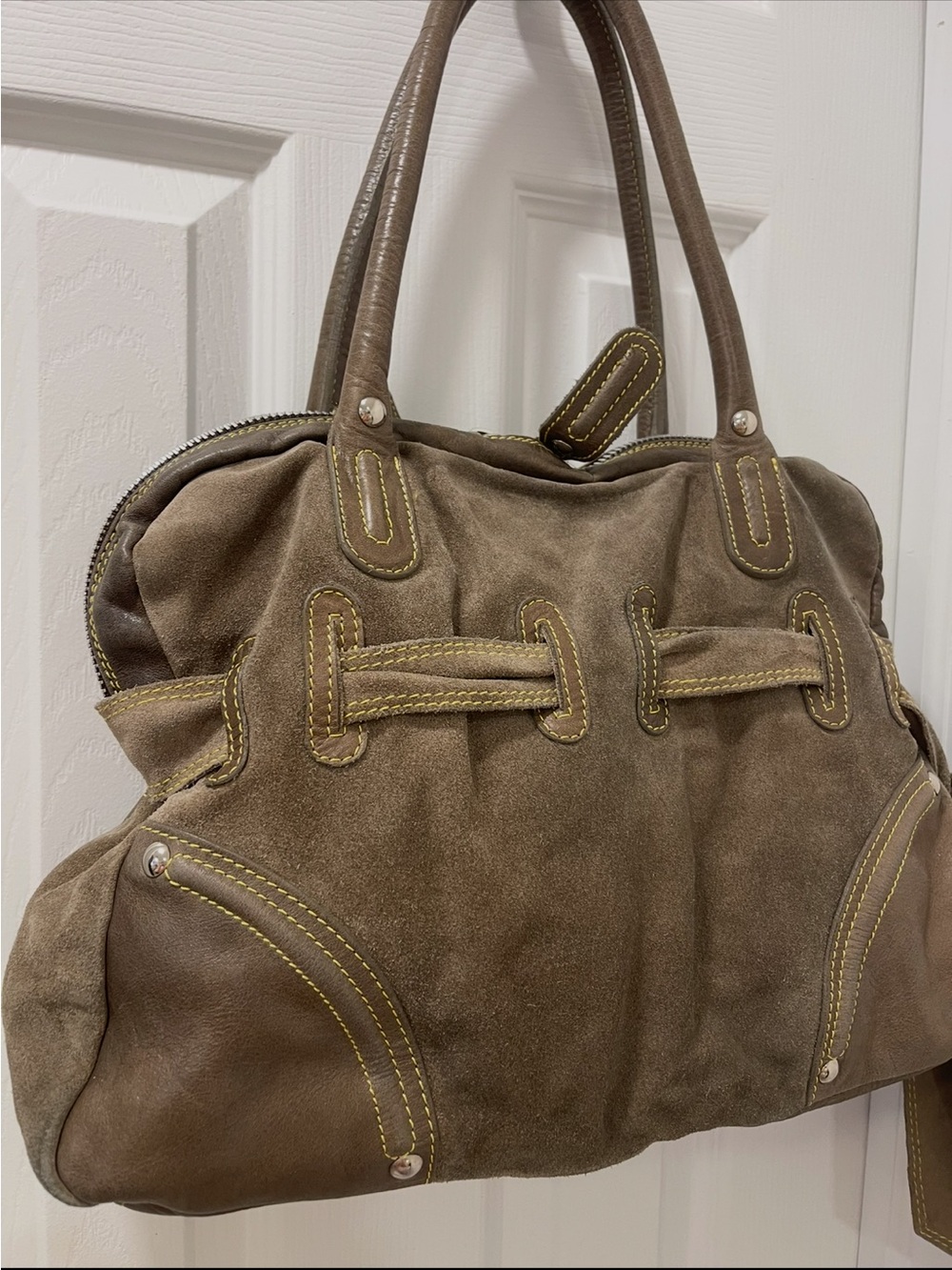 Classic Brown Leather Tote Handbag - Picture 4 of 6